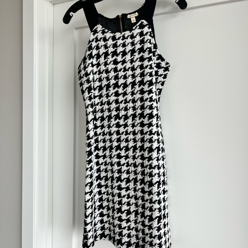 Chic Houndstooth Black and White Dress - Size S (worn once!)